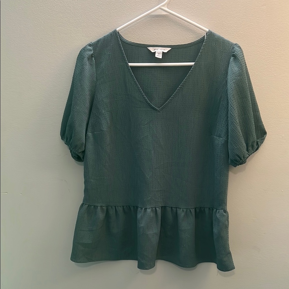 Nine West Sage Green Peplum Blouse with V-Neck and Short Sleeves